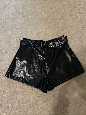 Fake Leather Snakeskin Shorts with Belt Size 6